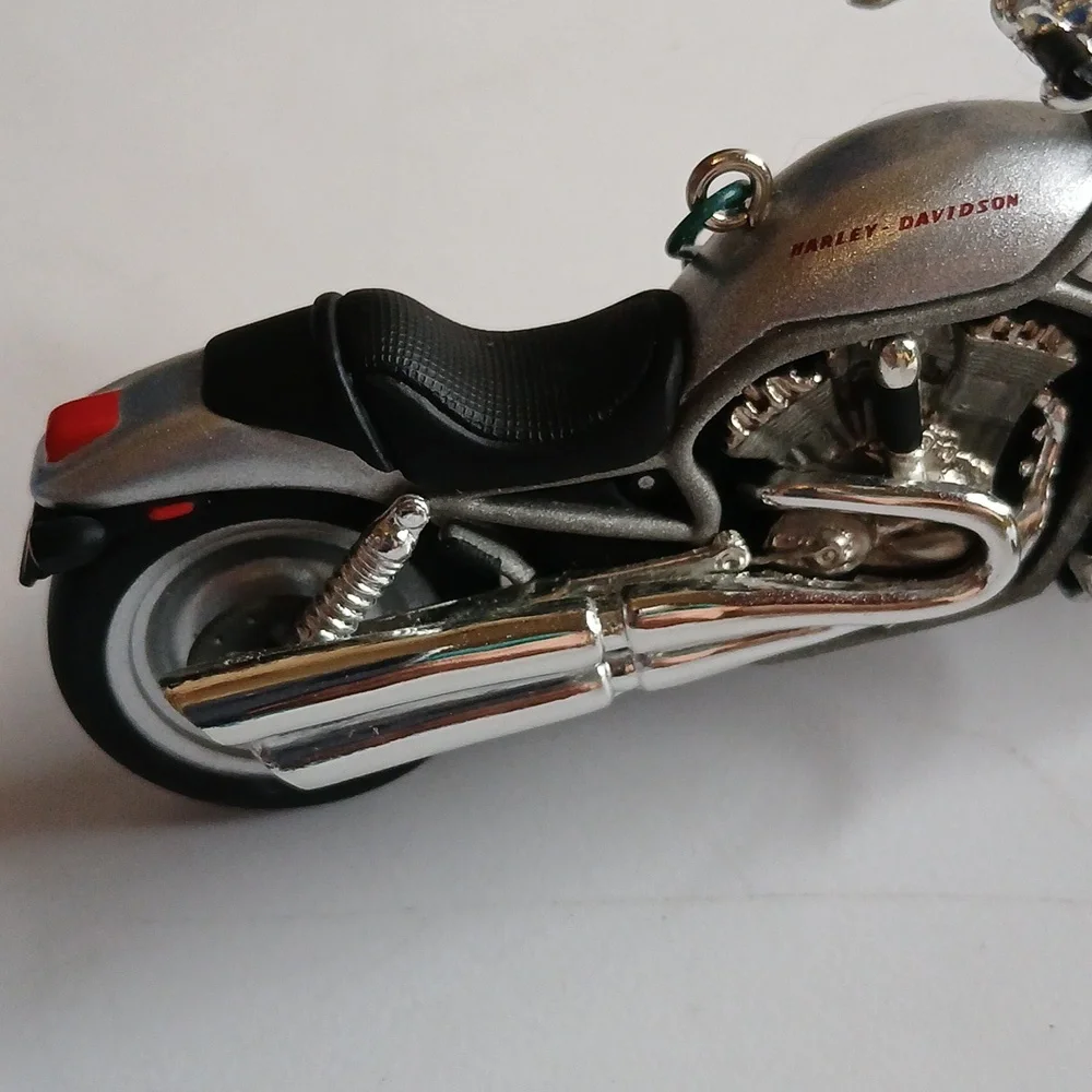 Hallmark Harley-Davidson 2002 VRSCA V-Rod Keepsake Ornament‎